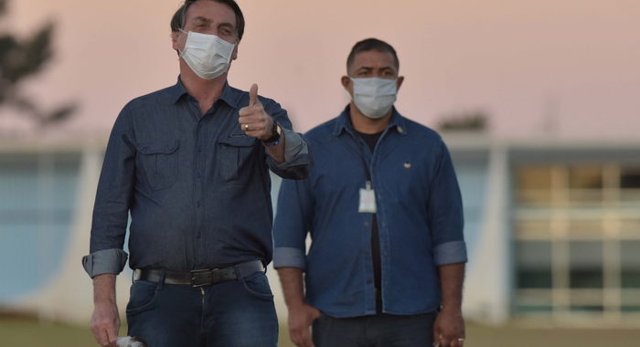 Coronavirus: Bolsonaro,su clorochina darà responso la storia