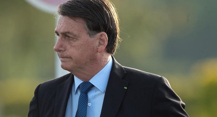 Coronavirus: Brasile, Bolsonaro positivo al test