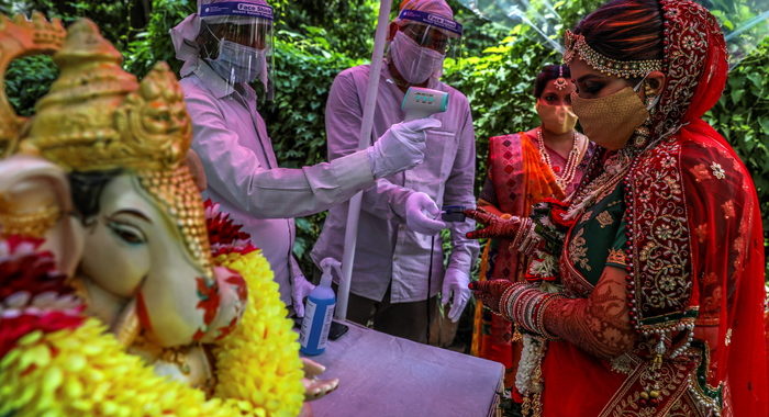 Coronavirus: India, sposo muore dopo le nozze, 111 positivi