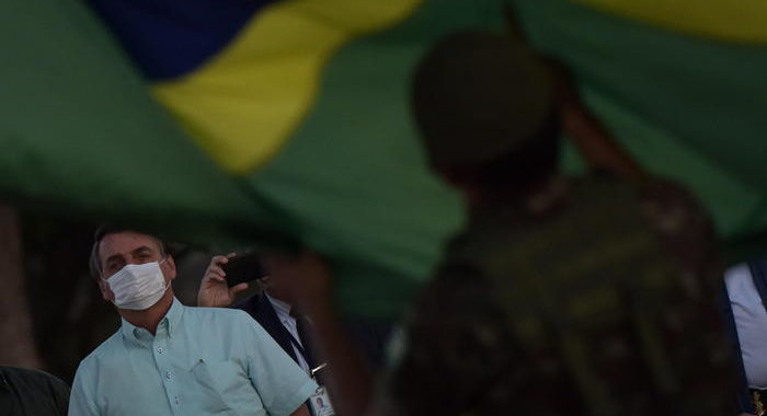Coronavirus:Bolsonaro torna in sede governo dopo 3 settimane