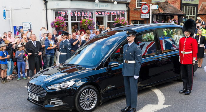 Gb: funerali di Vera Lynn, tornano a volare gli Spitfire