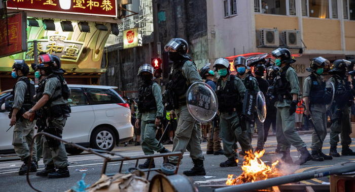 Hong Kong: una 15enne tra gli arresti per legge sicurezza