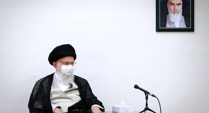 Iran: appello Khamenei a unità contro crisi economica