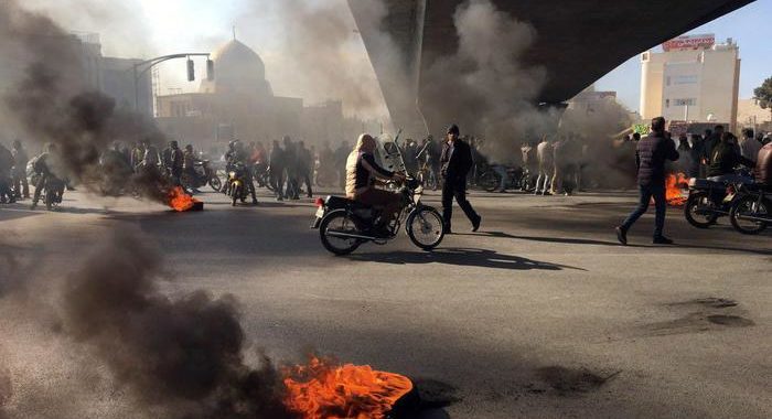 Iran: confermate 3 condanne a morte per proteste 2019