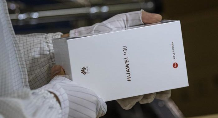 Mercato cinese smartphone in ripresa, 1 telefono su 3 è 5G