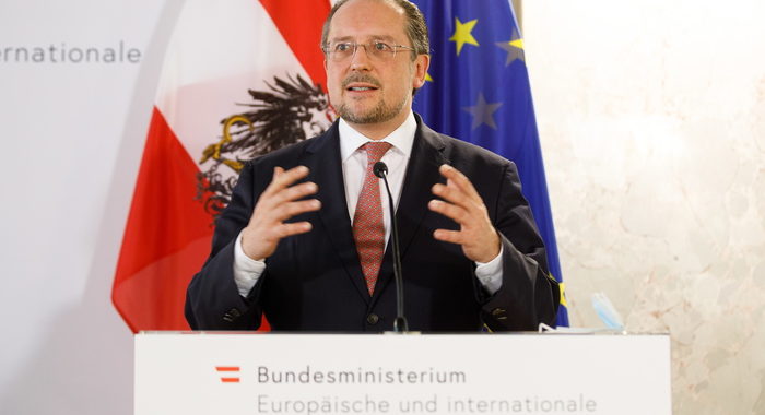 Ministro Austria, colpito da misure Italia