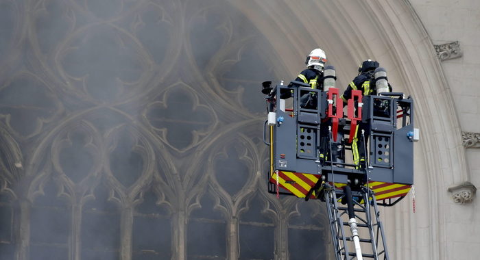 Nantes: fermato un sospetto, verifiche in corso