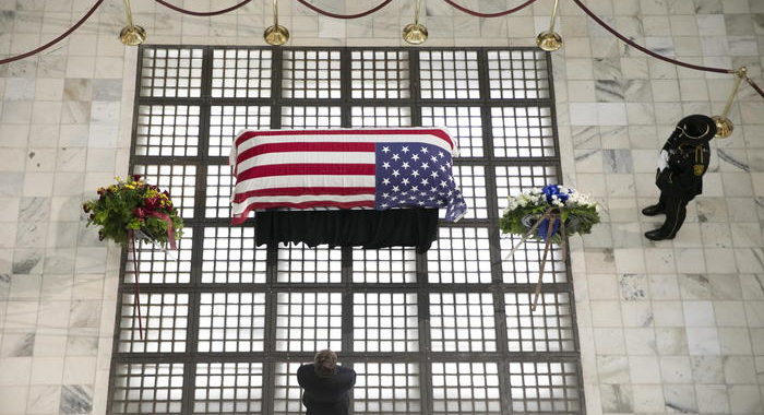 Obama, Bush e Clinton a funerali Lewis