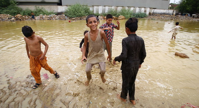 Pakistan: salgono a 15 i morti per le piogge monsoniche