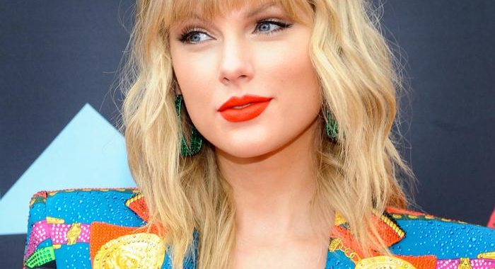 Taylor Swift, nuovo album a sorpresa