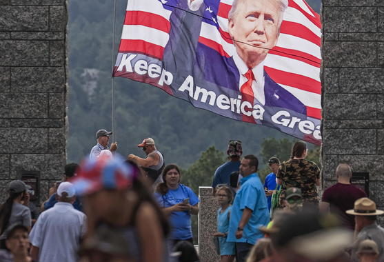 Trump, campagna per cancellare storia