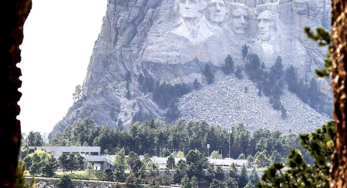 Trump, nessuno toccherà Mount Rushmore