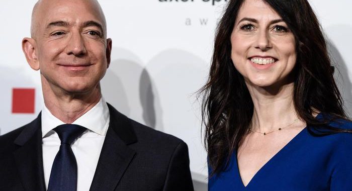 Usa: ex moglie Bezos ha donato in beneficenza 1,7 mld