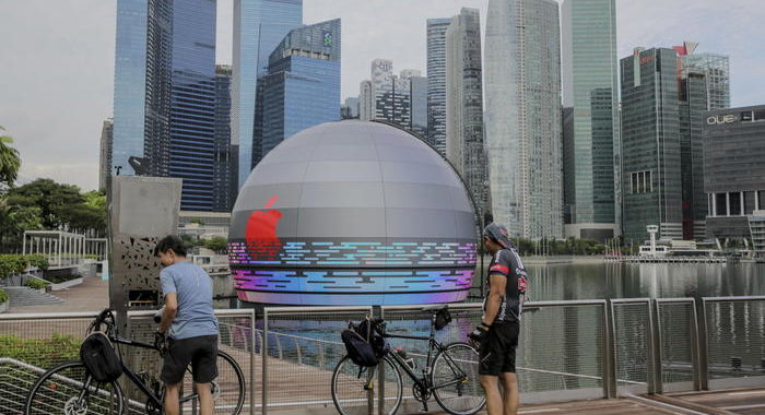 Apple: a Singapore sta per aprire un negozio galleggiante