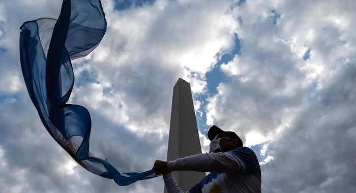 Argentina: debito, raggiunto accordo con creditori