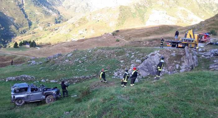 Auto fuori strada nel Cuneese, morti cinque giovani