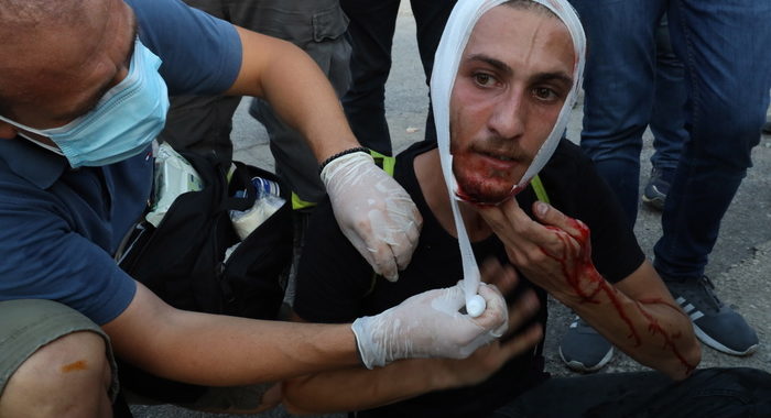 Beirut, oltre 230 i manifestanti feriti nelle proteste