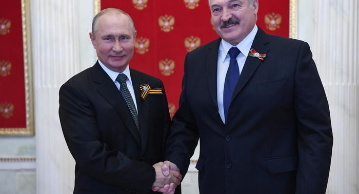 Bielorussia: Putin ‘fiducioso’ in ‘soluzione rapida’