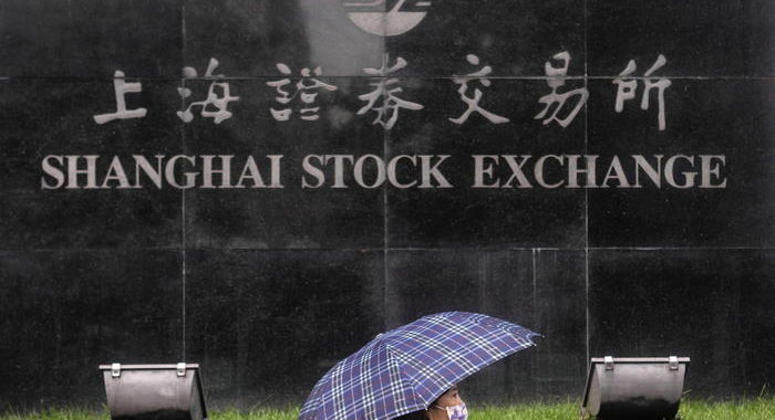 Borsa: Shanghai apre a +0,11%