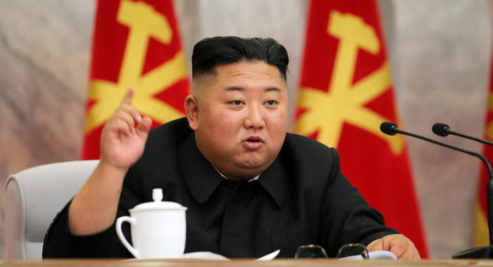 Corea Nord: Kim in pubblico per un Politburo allargato