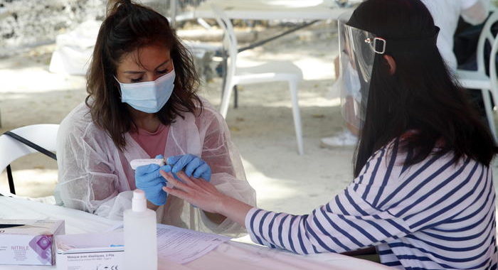 Coronavirus: Francia, superati i 900.000 tamponi a settimana