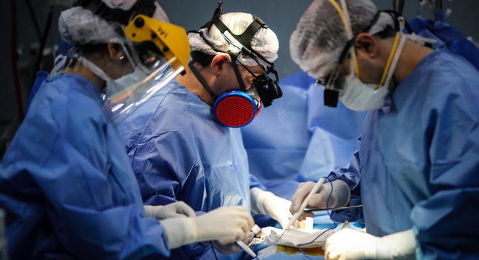 Coronavirus: oltre 19 mln casi nel mondo