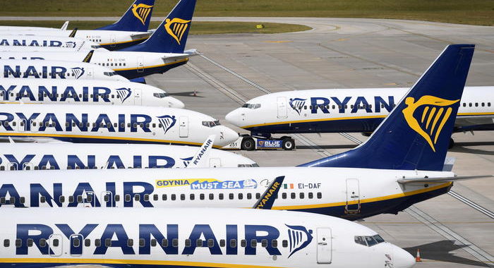 Coronavirus: Ryanair taglia 20% voli prossimi 2 mesi
