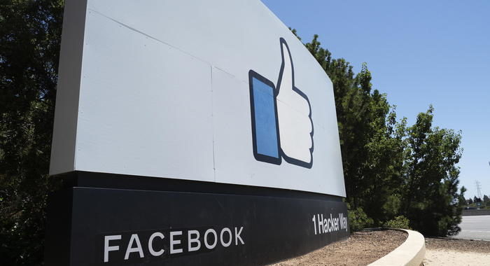 Facebook aiuta le start up che puntano sull’eComnmerce