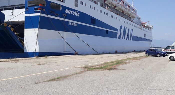 Migranti: ad Augusta divieto sbarco da nave-quarantena