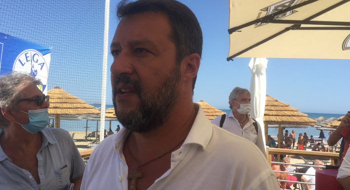 Migranti: Salvini, governo mette in pericolo l’Italia