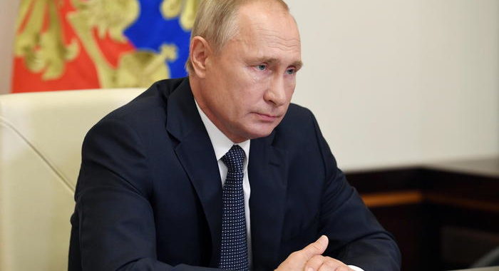 Putin, ‘inaccettabili interferenze in Bielorussia’