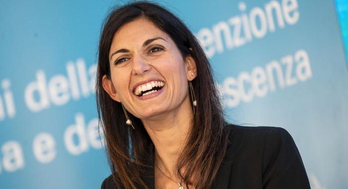 Raggi, “momento del riscatto, non fermare rivoluzione”