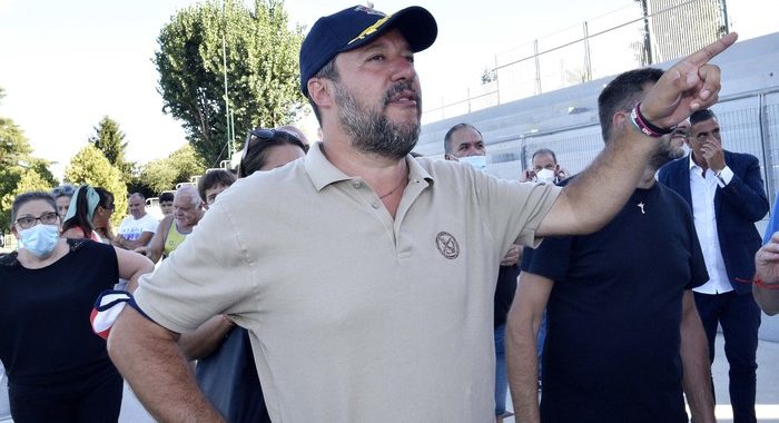 Scuola:Salvini, mozione di sfiducia contro Azzolina