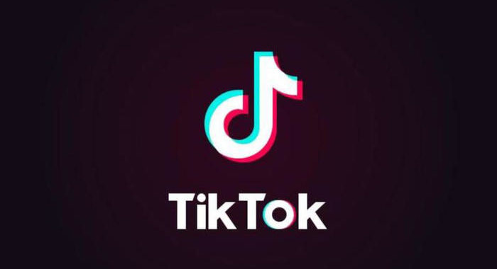 Trump firma decreto vendita TikTok