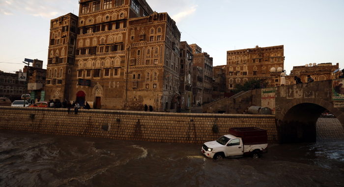Yemen: piogge torrenziali devastano Sana’a, almeno 130 morti