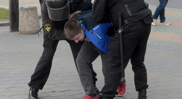 Bielorussia: polizia, 250 arresti a protesta opposizione