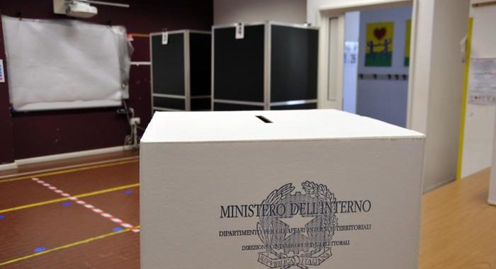 Elezioni: alle ore 15 chiusi i seggi