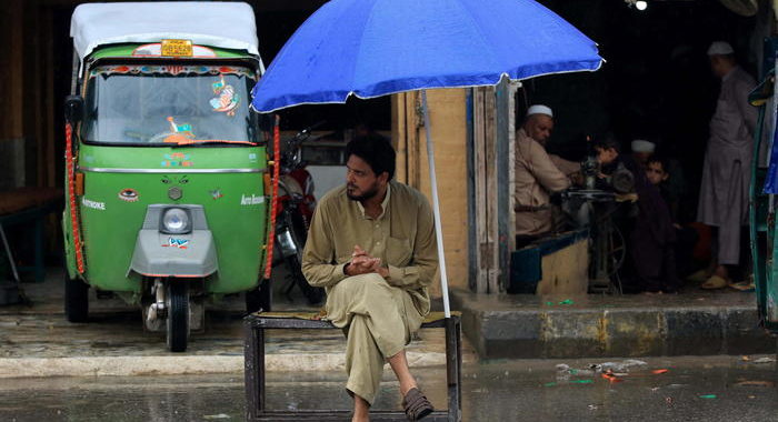 Pakistan: monsoni, almeno 16 morti nel nord