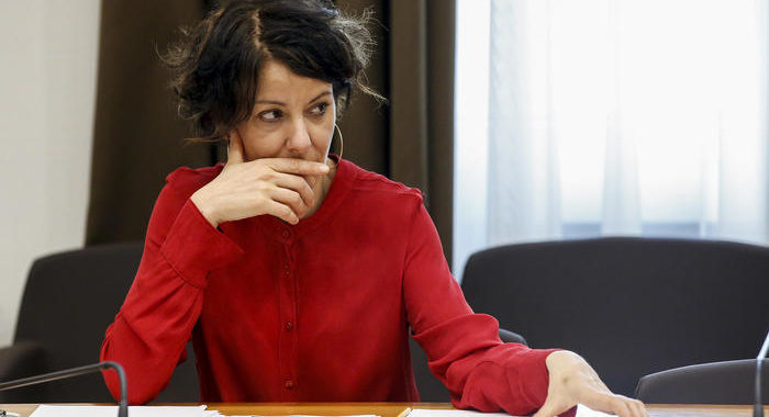 Pisano: arrivano bonus su web e pc, 500 euro alle famiglie