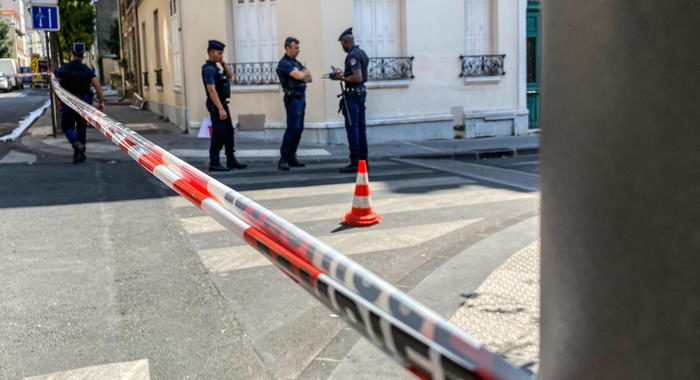 Sparatoria tra gang alle porte di Parigi, due morti