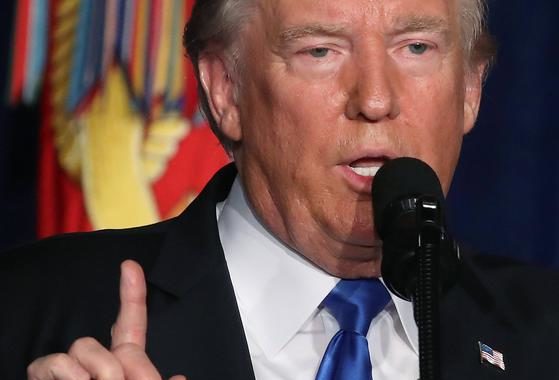 Trump attacca i vertici del Pentagono