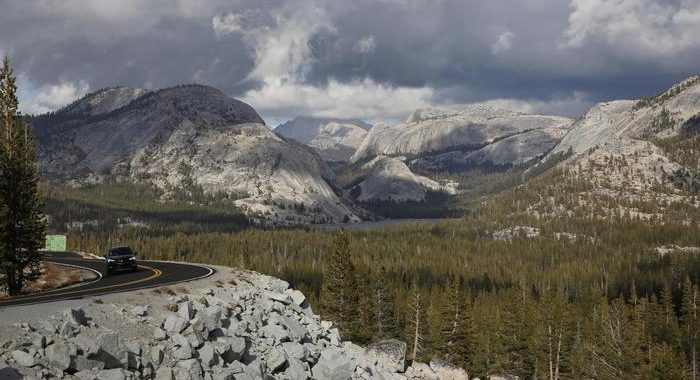 Usa: incendi California, chiude parco nazionale Yosemite