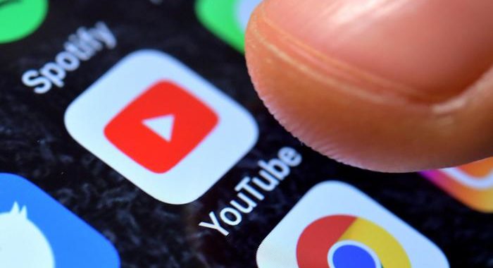 YouTube: AI per scovare video non adatti a minori di 18 anni