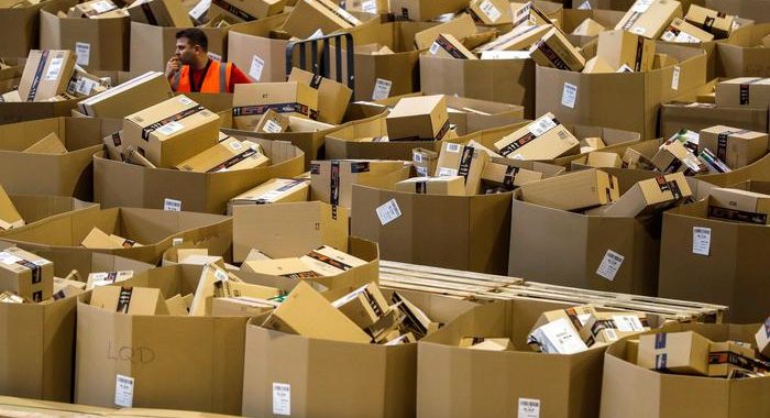 Amazon: supporta dipendenti per fare consegne in proprio