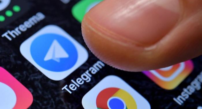 App “spoglia” le donne, Garante apre istruttoria su Telegram