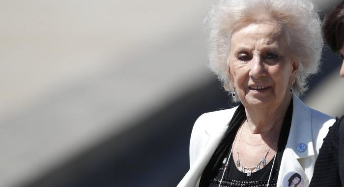 Argentina: desaparecidos, Estela Carlotto compie 90 anni