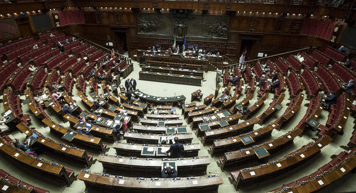 Camera:Fiano,41 deputati maggioranza quarantena fiduciaria