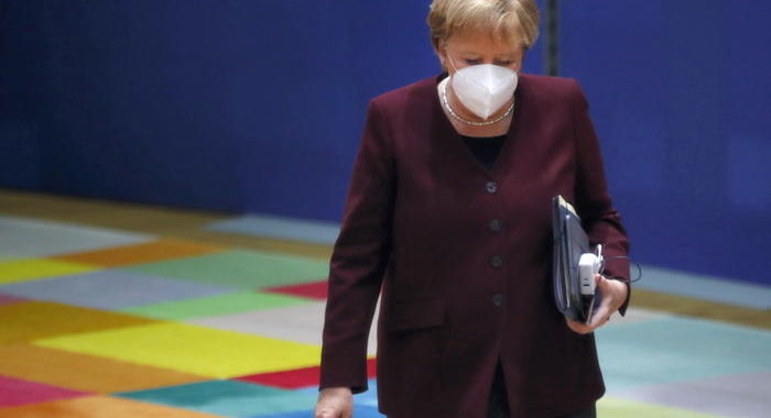 Covid: Merkel ai tedeschi, state a casa per favore