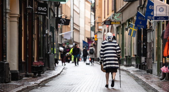 Covid: record di nuovi casi in Svezia, mai così tanti
