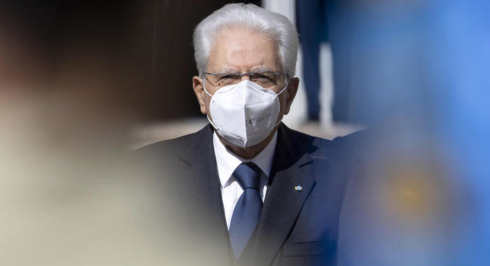 Covid:Mattarella,sostenere ricerca,vincerà su pandemia